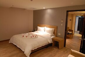 Insail Hotels (Guangyuanxincun Jingtai Pedestrian Street Guangzhou)