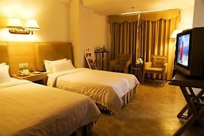 Insail Hotels (Guangyuanxincun Jingtai Pedestrian Street Guangzhou)