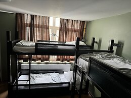 Amsterdam Hostel Uptown