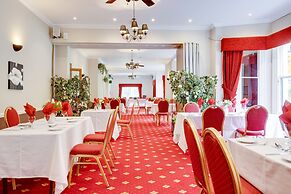 Old Rose and Crown Hotel