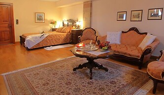 Argentikon Luxury Suites