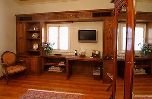 Argentikon Luxury Suites