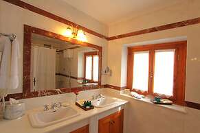 Argentikon Luxury Suites