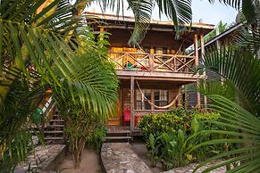 Las Rocas Resort And Dive Center