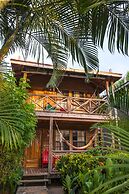 Las Rocas Resort And Dive Center