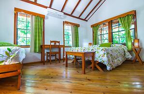 Las Rocas Resort And Dive Center