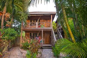 Las Rocas Resort And Dive Center