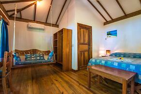 Las Rocas Resort And Dive Center