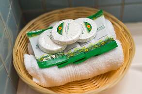 Las Rocas Resort And Dive Center