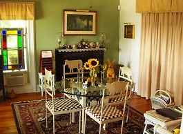 Stirling House Bed & Breakfast