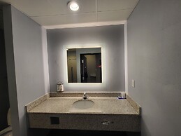 Route 66 lnn & Suites