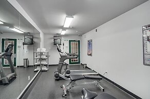 Suburban Studios Denver Central-Arvada