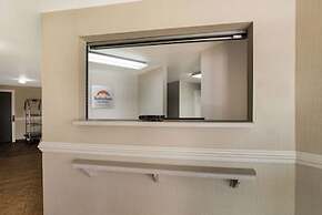 Suburban Studios Denver Central-Arvada