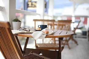 The Sea Breeze Inn