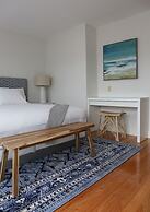 The Sea Breeze Inn