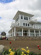 The Sea Breeze Inn