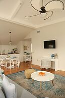 The Sea Breeze Inn