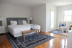 The Sea Breeze Inn