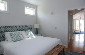 The Sea Breeze Inn