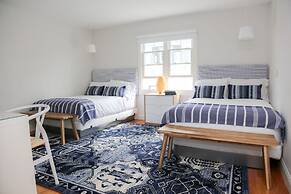 The Sea Breeze Inn