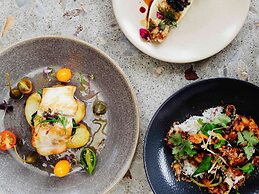 Pullman Port Douglas Sea Temple Resort and Spa