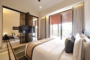 The Riverview Retreat, Corbett