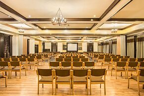 The Riverview Retreat, Corbett