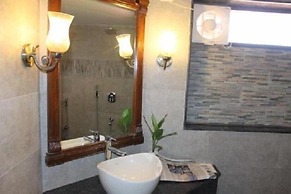 The Riverview Retreat, Corbett