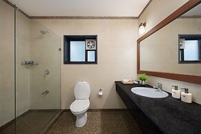 The Riverview Retreat, Corbett