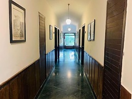 The Riverview Retreat, Corbett