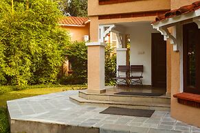 The Riverview Retreat, Corbett