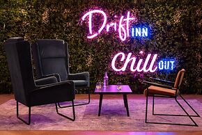 Drift Inn (Formerly The Waterfront Hotel)