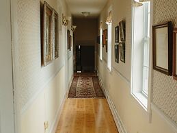 Cave Hill Farm Bed & Breakfast