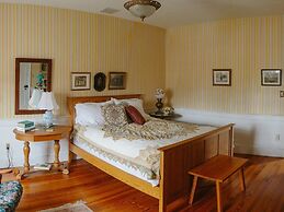 Cave Hill Farm Bed & Breakfast