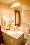 Al Liwan Suites