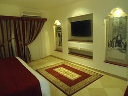 Al Liwan Suites