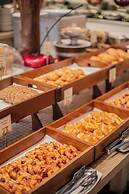 Woodlands Hotel & Resort