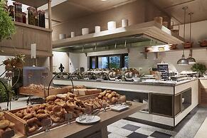 Woodlands Hotel & Resort