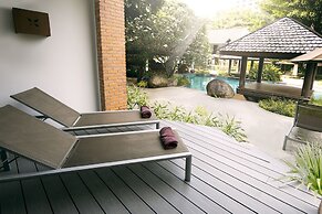 Woodlands Hotel & Resort