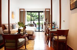 Woodlands Hotel & Resort