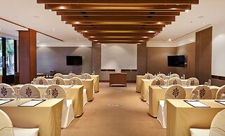 Woodlands Hotel & Resort