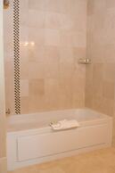 Hawthorn Extended Stay by Wyndham West Palm Beach