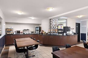 Super 8 by Wyndham St-Jerome