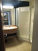 Super 8 by Wyndham St-Jerome