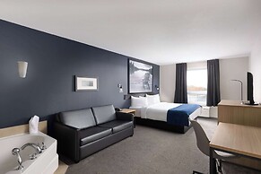 Super 8 by Wyndham St-Jerome