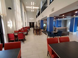 Holiday Inn Express & Suites Phoenix - Glendale Sports Dist by IHG