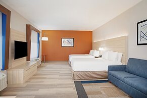 Holiday Inn Express & Suites Phoenix - Glendale Sports Dist by IHG