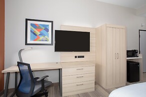 Holiday Inn Express & Suites Phoenix - Glendale Sports Dist by IHG