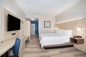 Holiday Inn Express & Suites Phoenix - Glendale Sports Dist by IHG