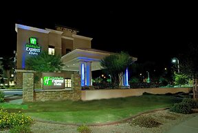 Holiday Inn Express & Suites Phoenix - Glendale Sports Dist by IHG
